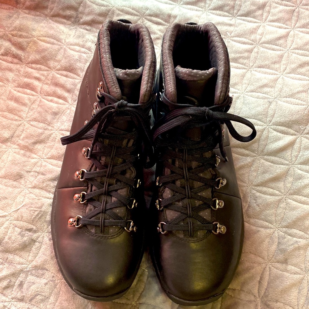 Men’s Danner Mountain 600 Black Leather Hiking Boots